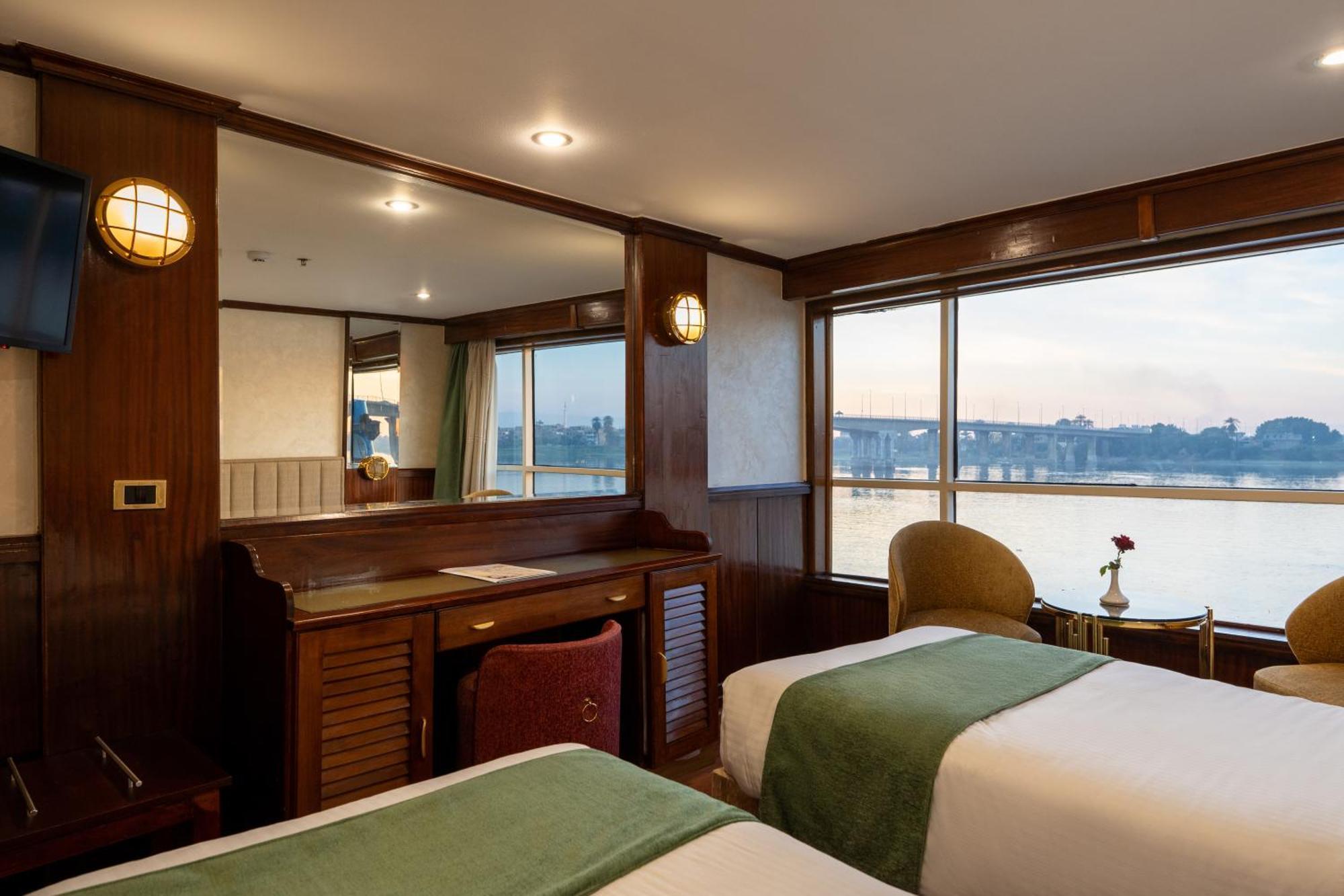 Magic I Nile Cruise Deluxe Boat The Scheduled Departure Is On Saturday For A 7-Day Nile Cruise 호텔 룩소르 외부 사진