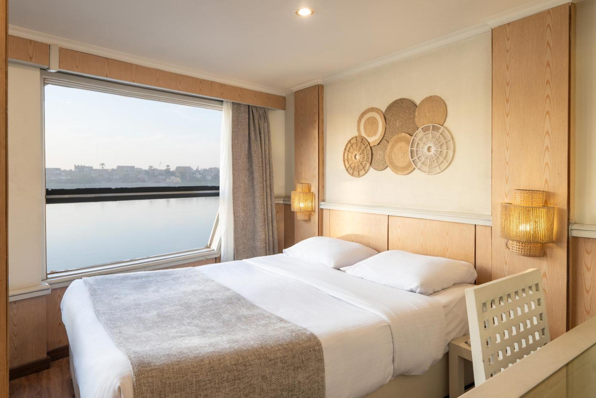 Magic I Nile Cruise Deluxe Boat The Scheduled Departure Is On Saturday For A 7-Day Nile Cruise 호텔 룩소르 외부 사진