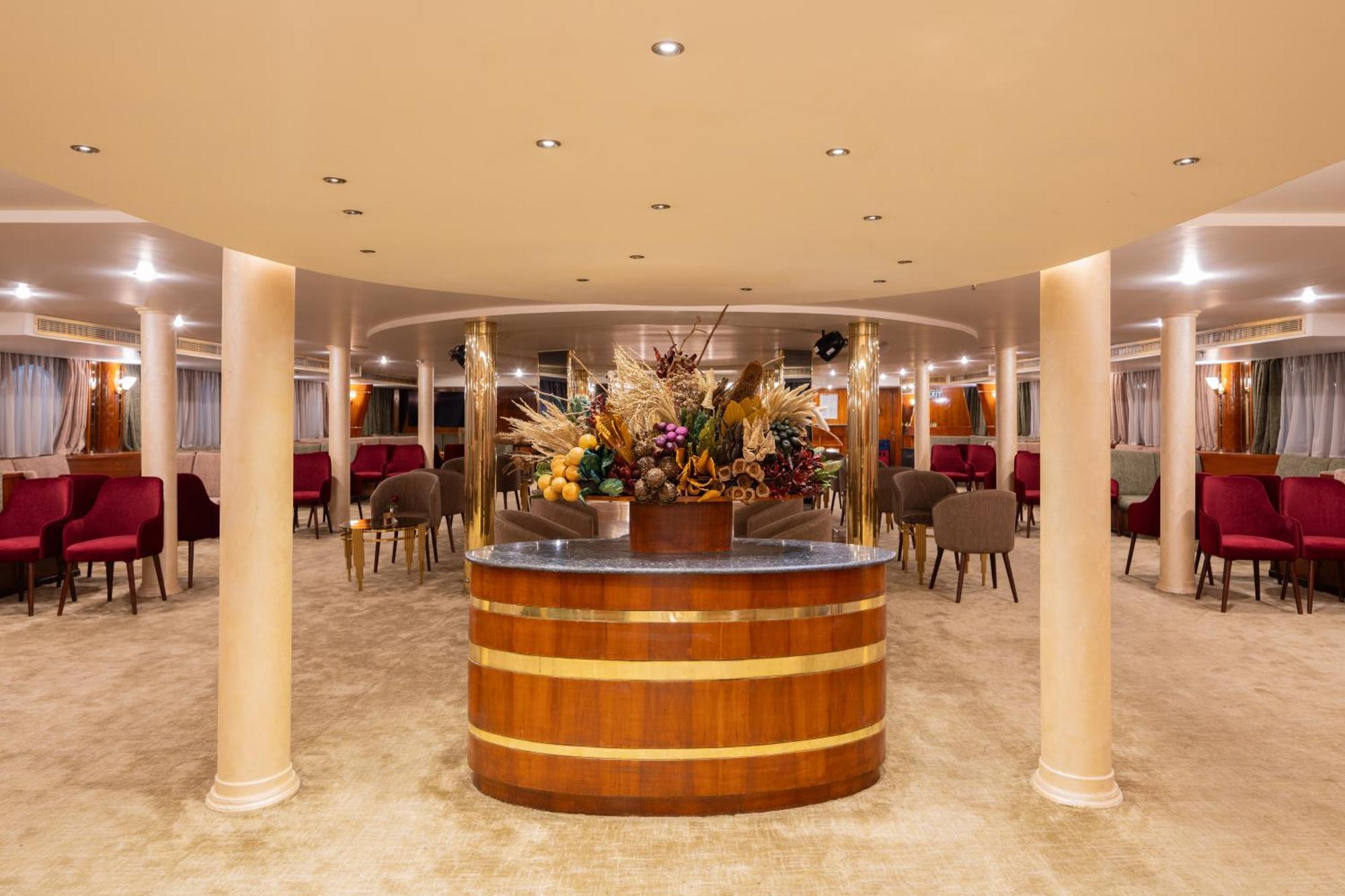 Magic I Nile Cruise Deluxe Boat The Scheduled Departure Is On Saturday For A 7-Day Nile Cruise 호텔 룩소르 외부 사진