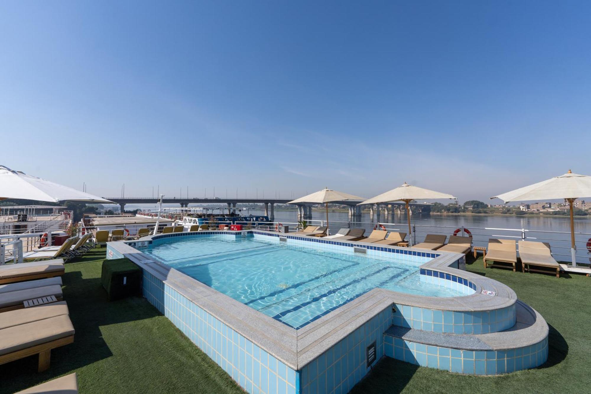 Magic I Nile Cruise Deluxe Boat The Scheduled Departure Is On Saturday For A 7-Day Nile Cruise 호텔 룩소르 외부 사진