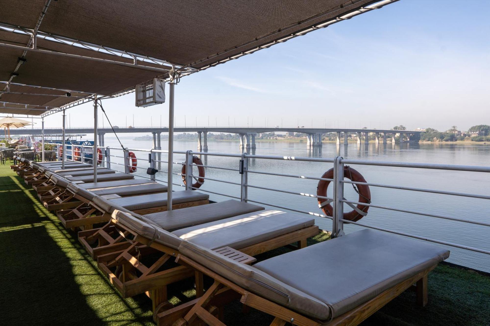 Magic I Nile Cruise Deluxe Boat The Scheduled Departure Is On Saturday For A 7-Day Nile Cruise 호텔 룩소르 외부 사진