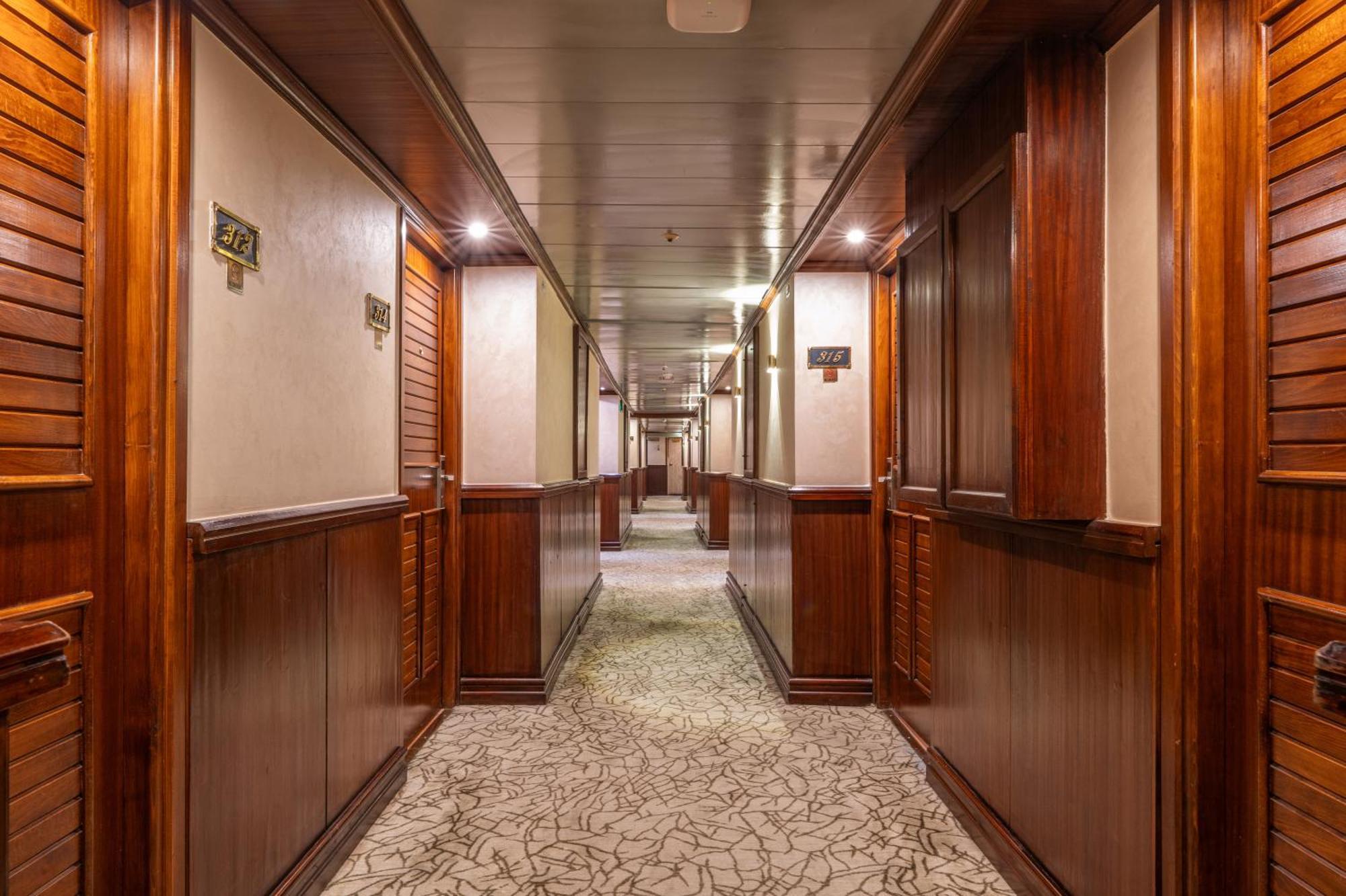Magic I Nile Cruise Deluxe Boat The Scheduled Departure Is On Saturday For A 7-Day Nile Cruise 호텔 룩소르 외부 사진